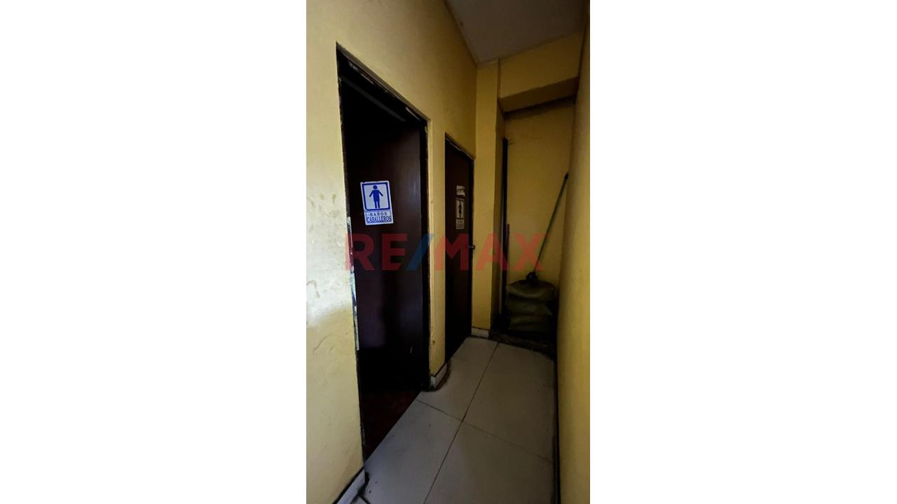 Primer Y Segundo Piso En Venta En Una Zona Altamente Comercial De Av. San Luis. - 18
