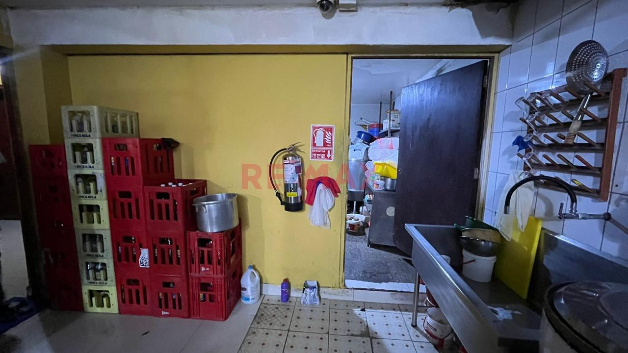 Primer Y Segundo Piso En Venta En Una Zona Altamente Comercial De Av. San Luis. - 3