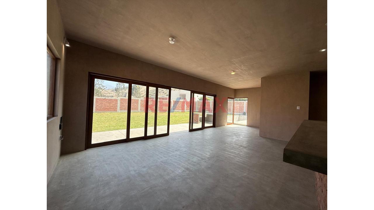 Venta  Casa De Campo De Estreno, Moderna, Funcional En El Condominio El Refugio - 8