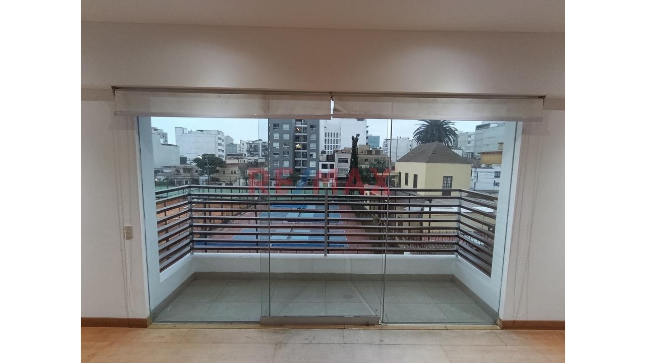 Miraflores. Cómodo Departamento En Edificio  Moderno De 2 De Mayo, Miraflores — foto 12