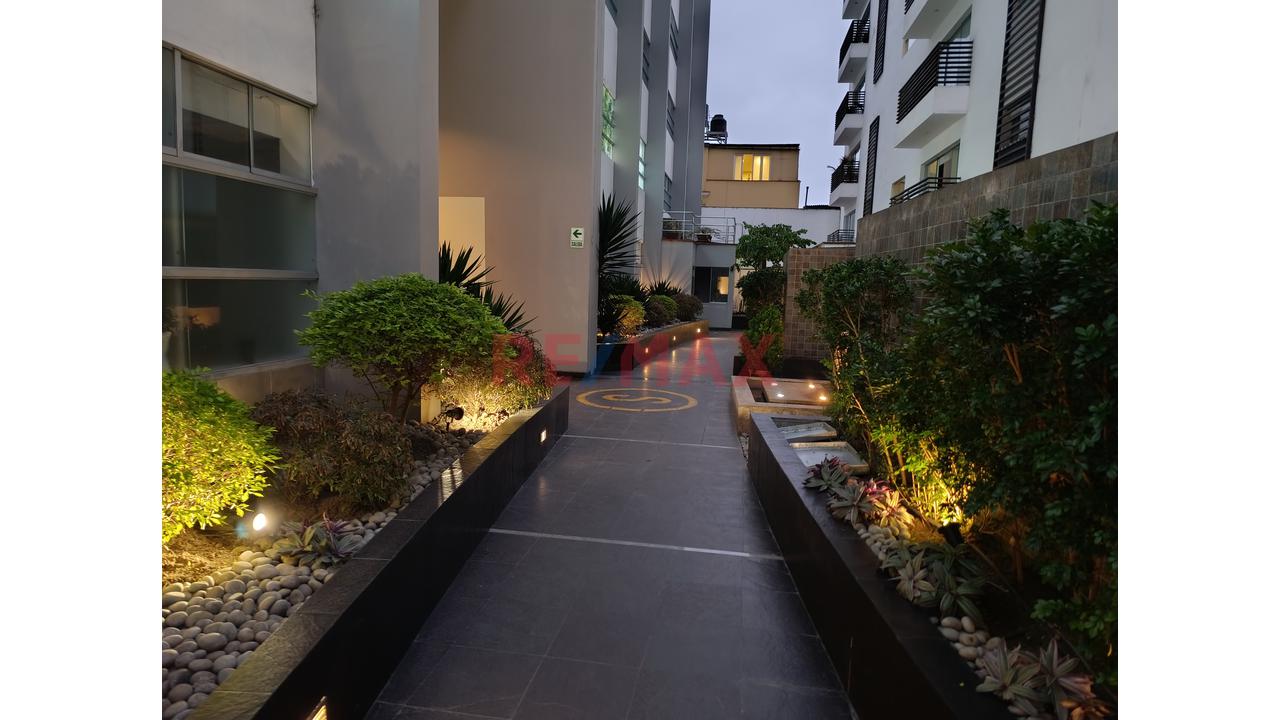 Miraflores. Cómodo Departamento En Edificio  Moderno De 2 De Mayo, Miraflores — foto 4