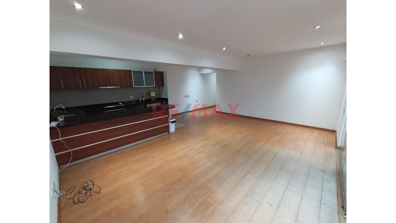 Miraflores. Cómodo Departamento En Edificio  Moderno De 2 De Mayo, Miraflores — foto 9