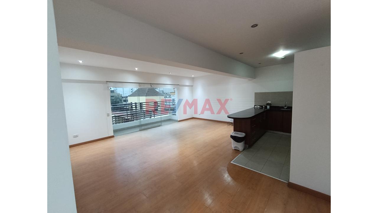 Miraflores. Cómodo Departamento En Edificio  Moderno De 2 De Mayo, Miraflores — foto 6