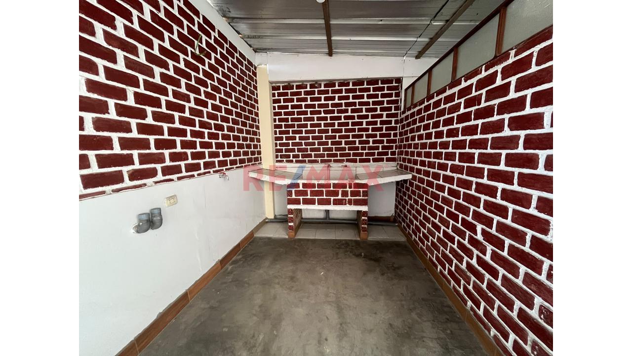 Venta Casa Multifamiliar Con Cochera 4 Pisos Mas Azotea - La Esperanza - 14