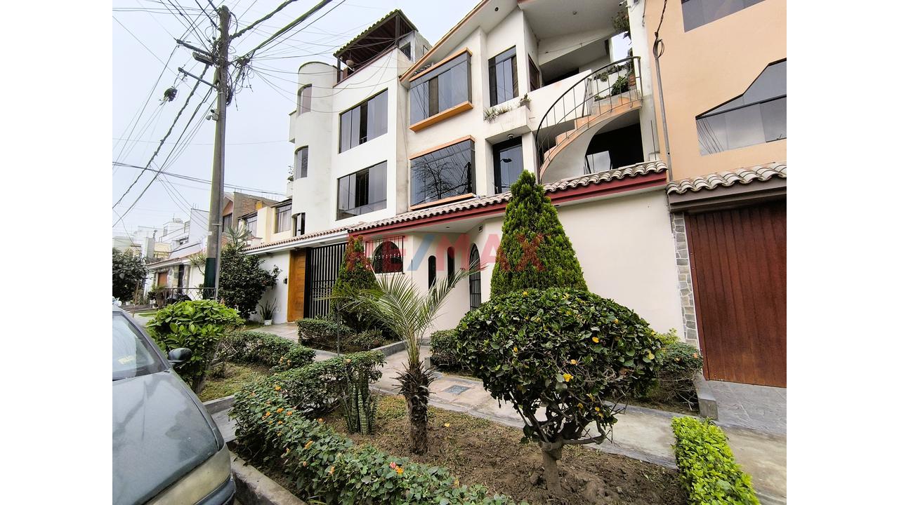 Vendo Departamento En Primer Piso De 60M² En La Molina
