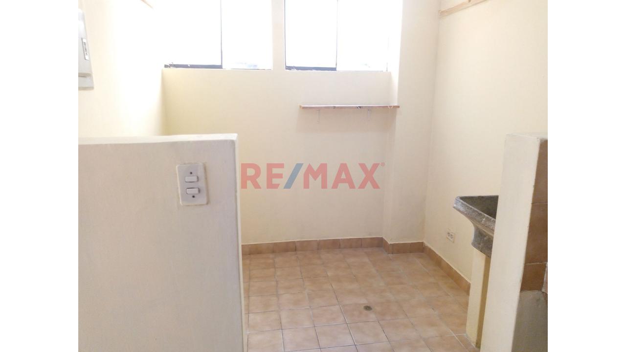 Venta De Departamento De 02 Habitaciones - Miraflores - Cerca Al Hospital Cayetano 📍 - 4