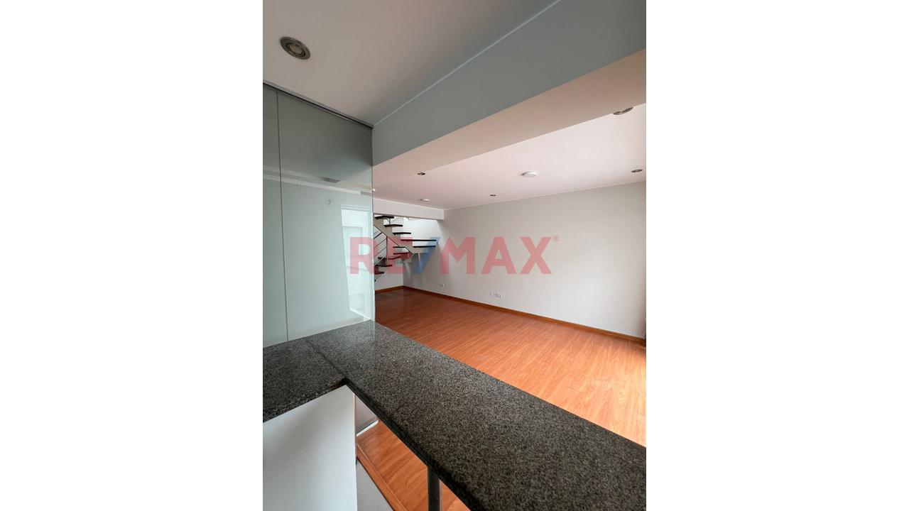 Excelente Duplex De 129.47 M2 Ubicado En La Cuadra 6 De Enrique Palacios. Excelente Zona, A Pasos De Av. Pardo, Santa Cruz, Óvalo Gutiérrez Y Parque Kennedy. — foto 7