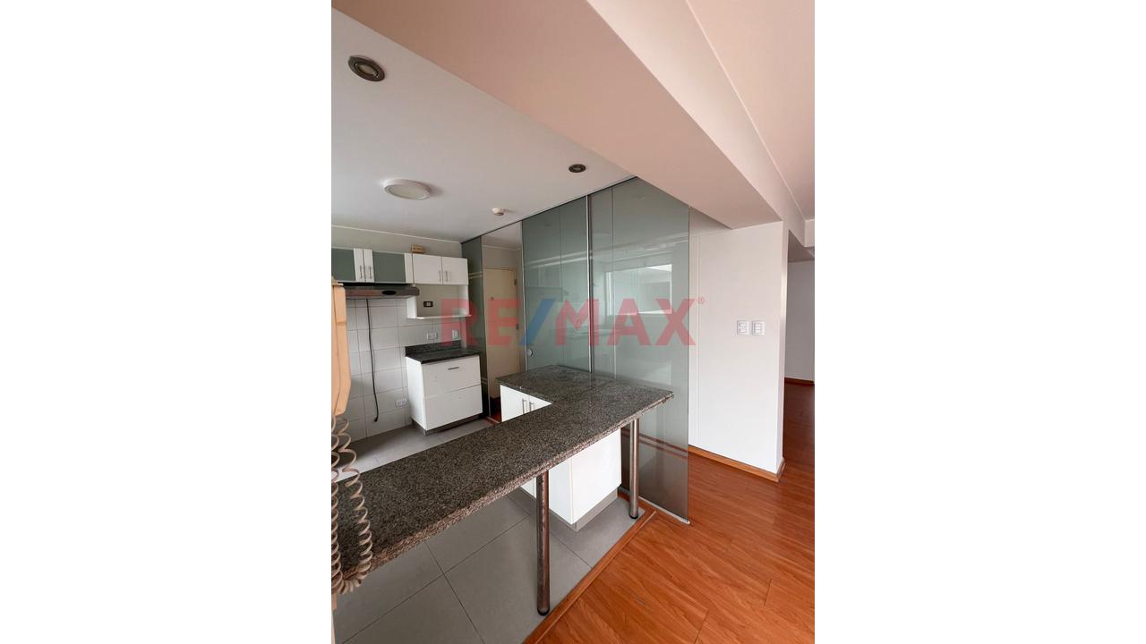 Excelente Duplex De 129.47 M2 Ubicado En La Cuadra 6 De Enrique Palacios. Excelente Zona, A Pasos De Av. Pardo, Santa Cruz, Óvalo Gutiérrez Y Parque Kennedy. — foto 15