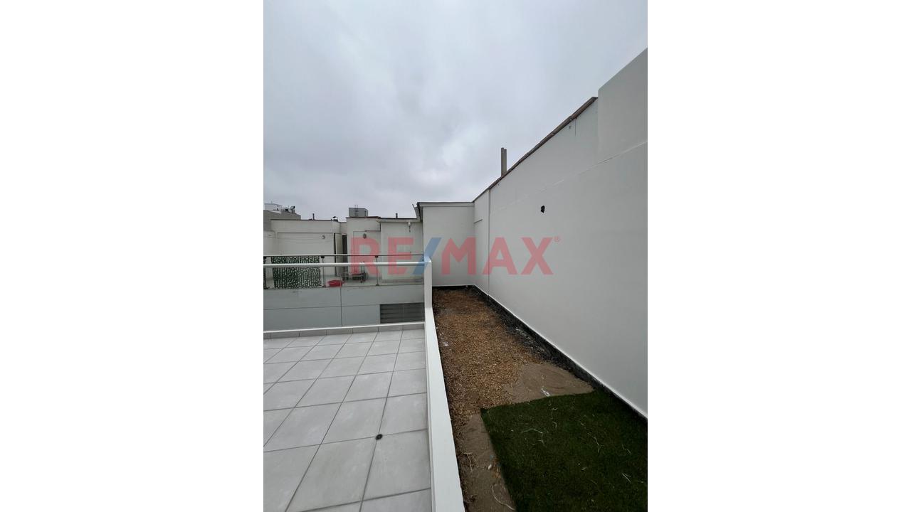 Excelente Duplex De 129.47 M2 Ubicado En La Cuadra 6 De Enrique Palacios. Excelente Zona, A Pasos De Av. Pardo, Santa Cruz, Óvalo Gutiérrez Y Parque Kennedy. — foto 11