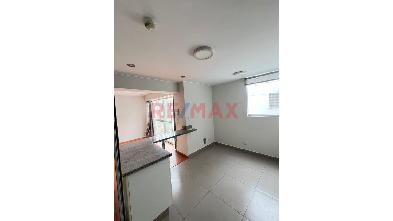 Excelente Duplex De 129.47 M2 Ubicado En La Cuadra 6 De Enrique Palacios. Excelente Zona, A Pasos De Av. Pardo, Santa Cruz, Óvalo Gutiérrez Y Parque Kennedy. — foto 6