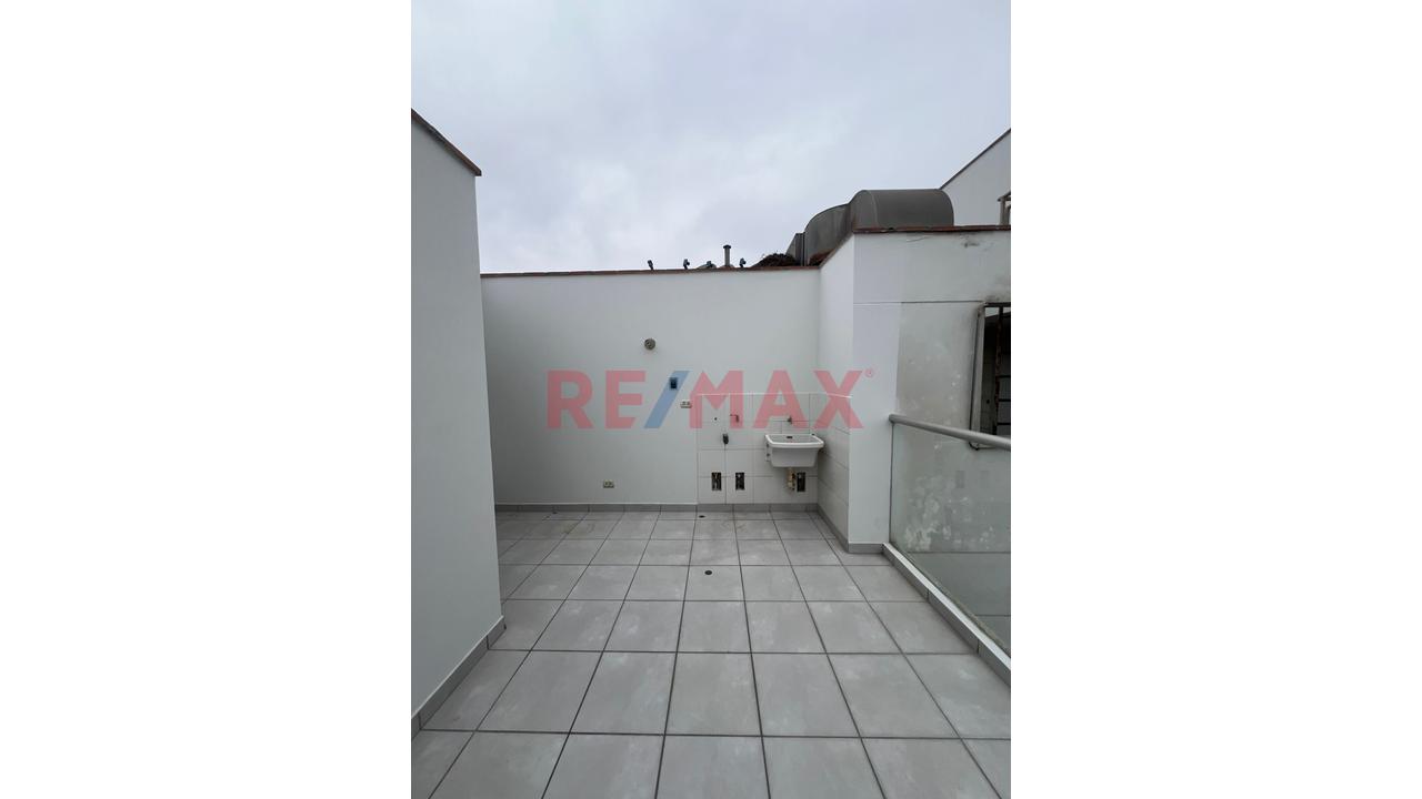 Excelente Duplex De 129.47 M2 Ubicado En La Cuadra 6 De Enrique Palacios. Excelente Zona, A Pasos De Av. Pardo, Santa Cruz, Óvalo Gutiérrez Y Parque Kennedy. — foto 12