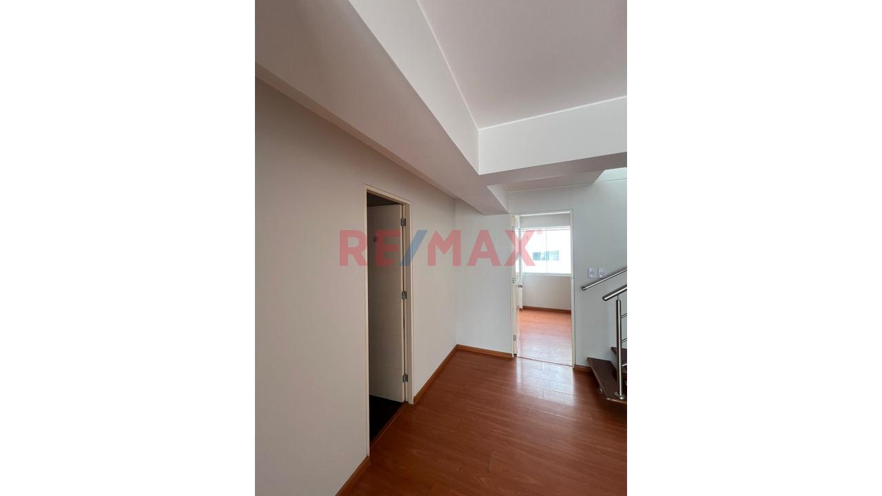 Excelente Duplex De 129.47 M2 Ubicado En La Cuadra 6 De Enrique Palacios. Excelente Zona, A Pasos De Av. Pardo, Santa Cruz, Óvalo Gutiérrez Y Parque Kennedy. — foto 9