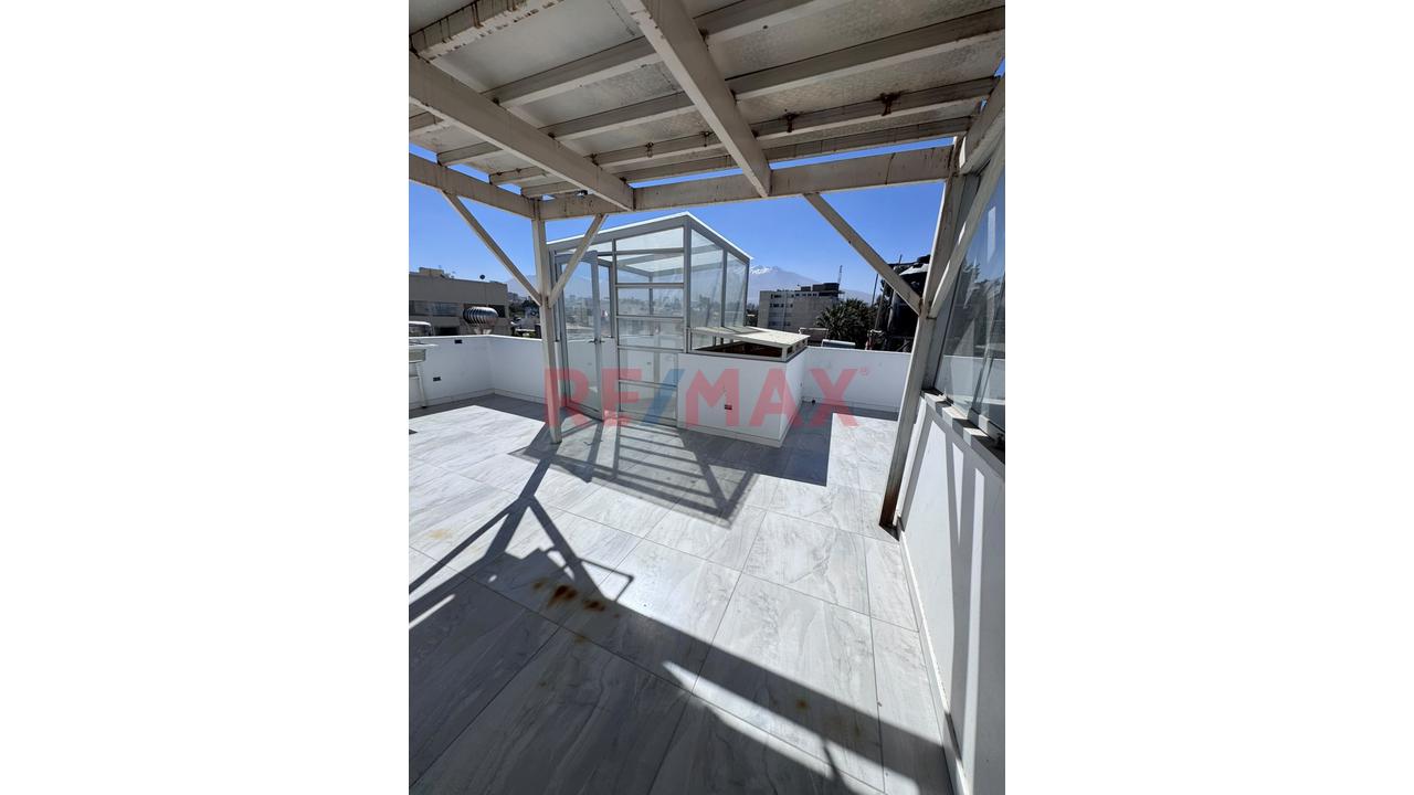 Se Vende Tríplex Con Terraza Privada En Umacollo — foto 8