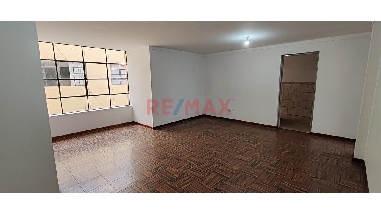 🏡 Alquiler De Departamento En Breña - 2