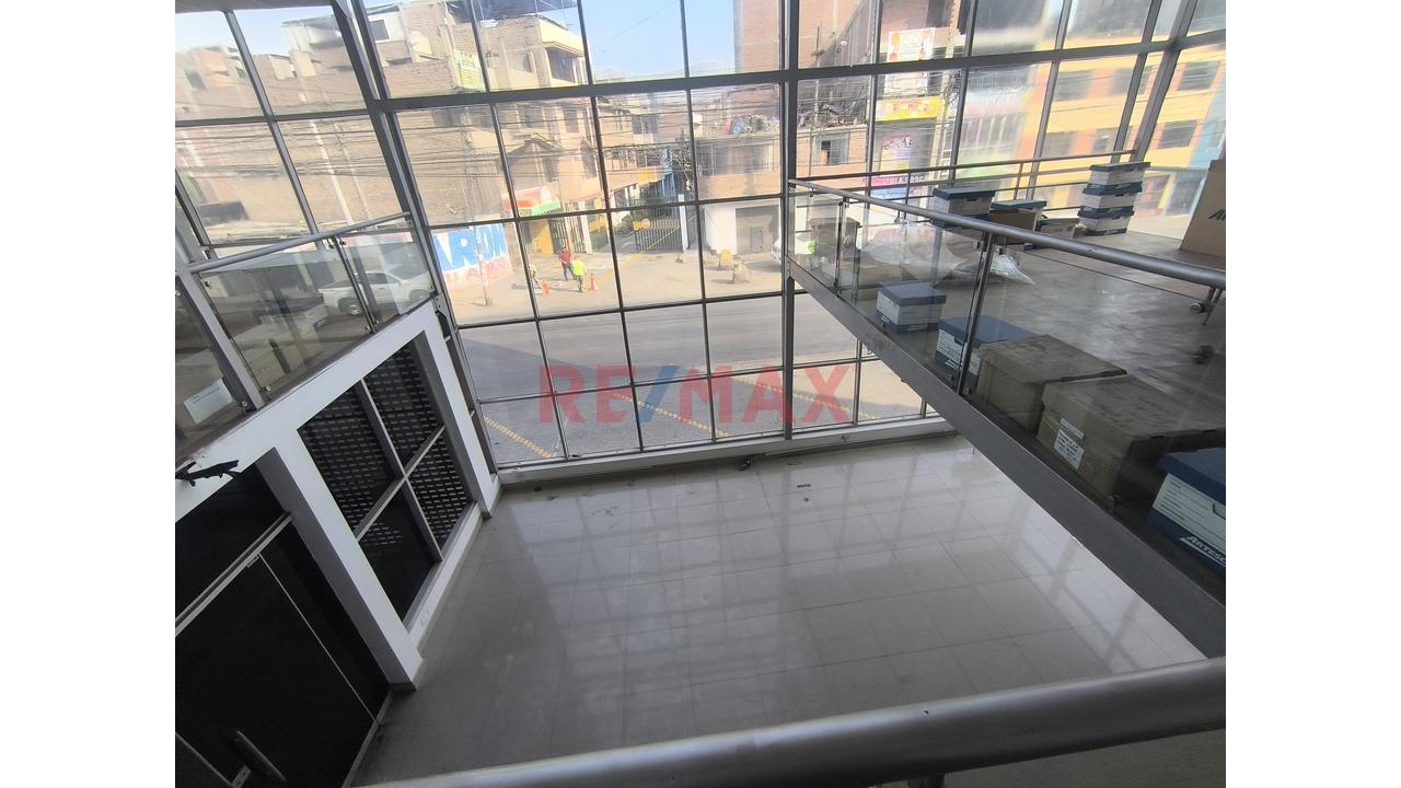 Vendo Estratégico Edificio Comercial De 3 Niveles En Santa Clara: Ate - 16