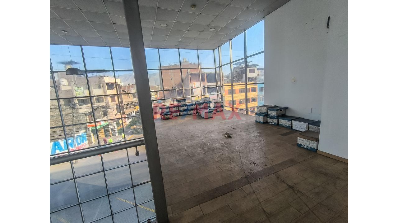 Vendo Estratégico Edificio Comercial De 3 Niveles En Santa Clara: Ate — foto 13