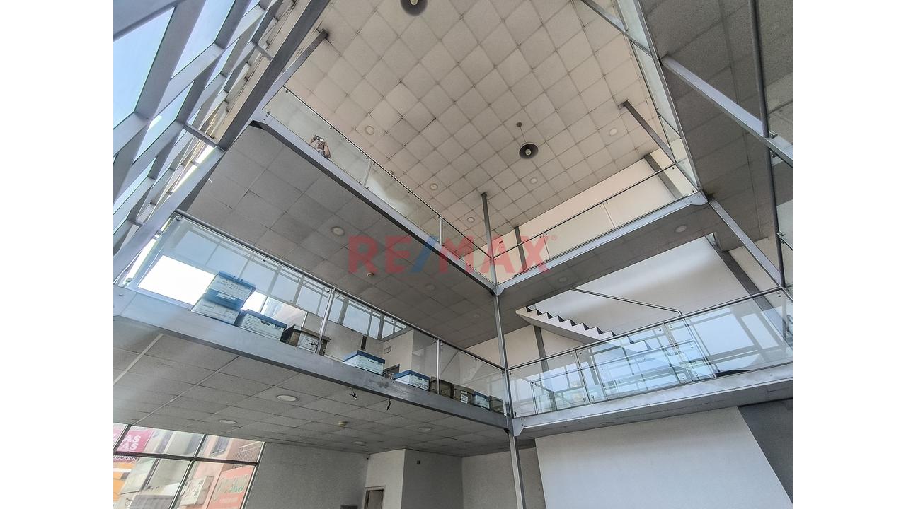 Vendo Estratégico Edificio Comercial De 3 Niveles En Santa Clara: Ate — foto 5