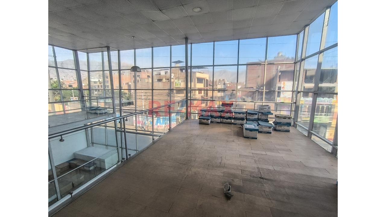 Vendo Estratégico Edificio Comercial De 3 Niveles En Santa Clara: Ate — foto 12