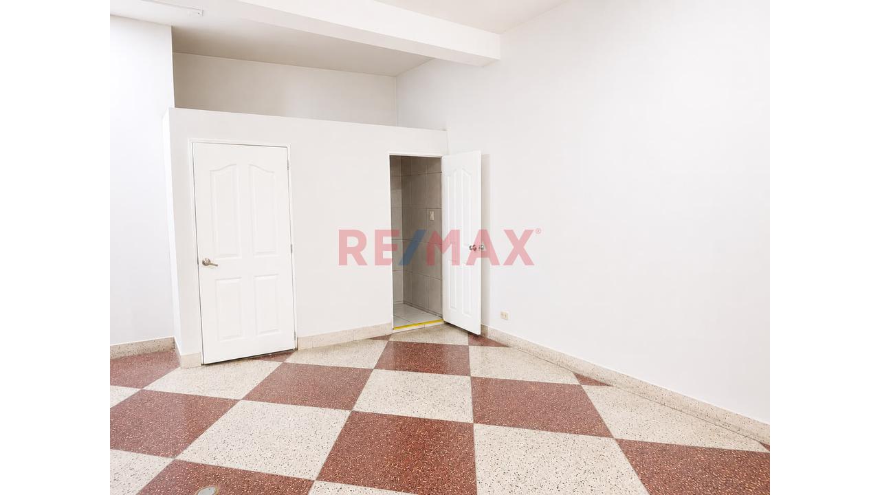 Local Comercial En Alquiler – La Molina 📍 - 13