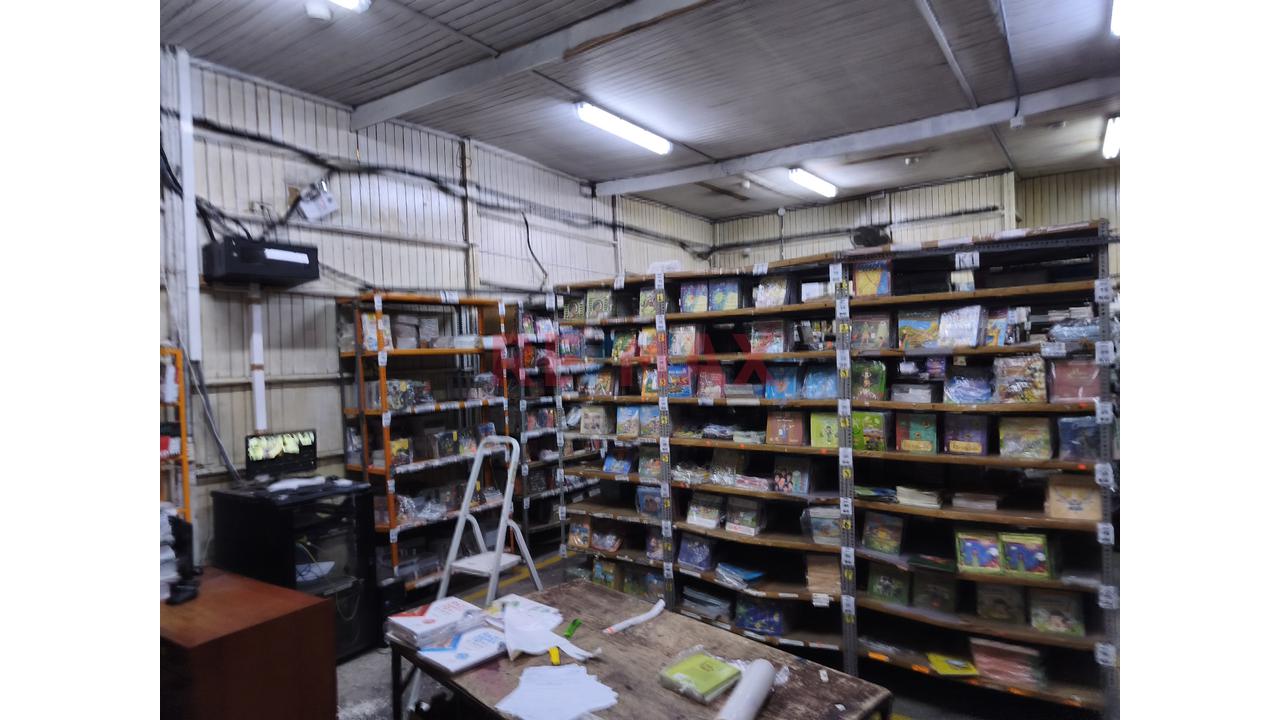 Oportunidad!!! Ten Tu Negocio En El Lugar Mas Concurrido Del Centro De Lima, En Plena Garcilazo De La Vega, Vista A La Calle Y Con Espacio Para Almacen!!! — foto 15