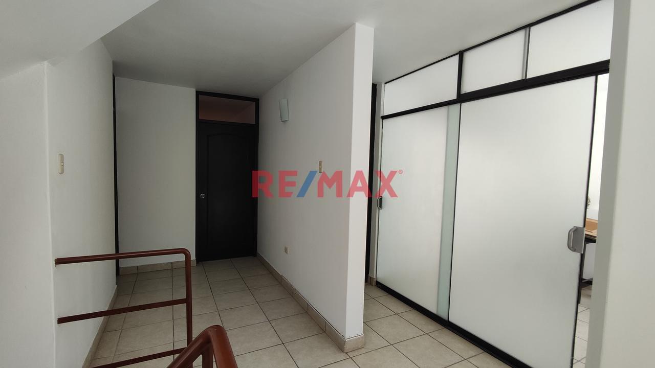 Casa En Venta En Santa Maria Del Pinar Frente A Parque Y  Acabados — foto 7