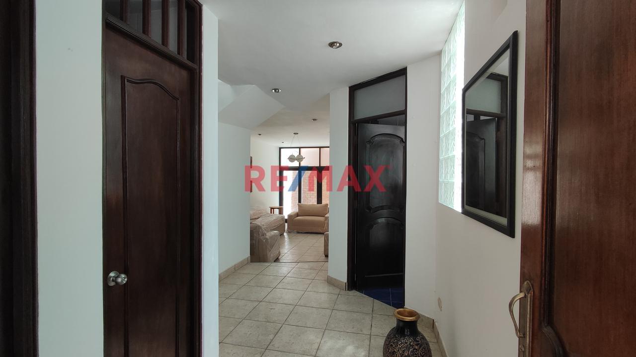 Casa En Venta En Santa Maria Del Pinar Frente A Parque Y  Acabados — foto 5