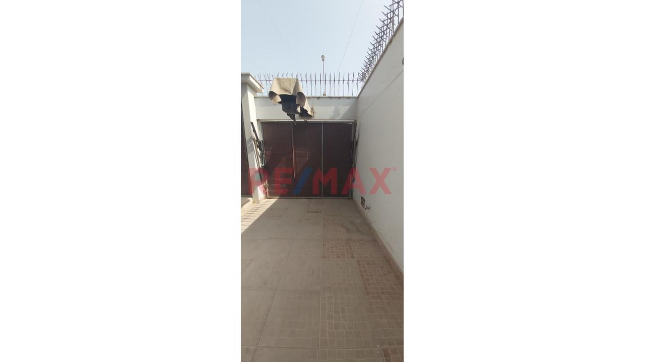 Se Vende Cochera Externa En Carabayllo - 2