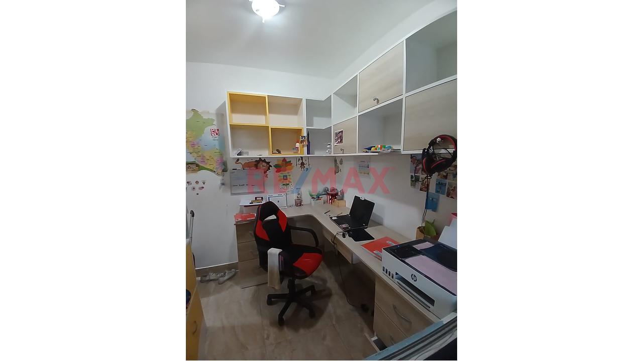 Hermosa Casa En Alquiler De 2 Pisos Mas Azotea En Urb Sta Margarita — foto 13