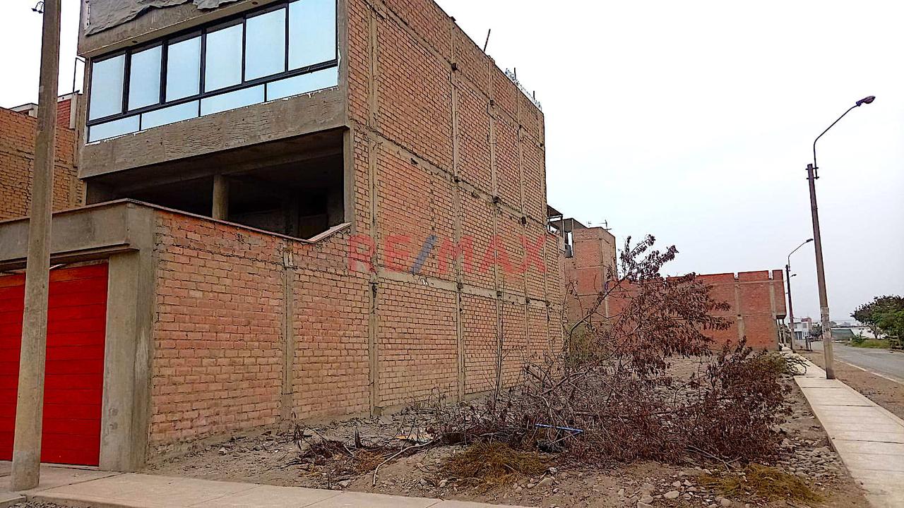 Vendo Esquina Comercial De 140 M2 En Urb. Esmeralda I Carabayllo — foto 3
