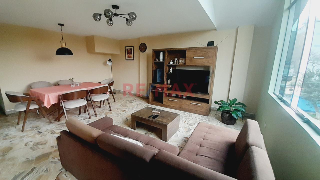 Hermosa Casa En Venta - 4 Pisos + Azotea — foto 2