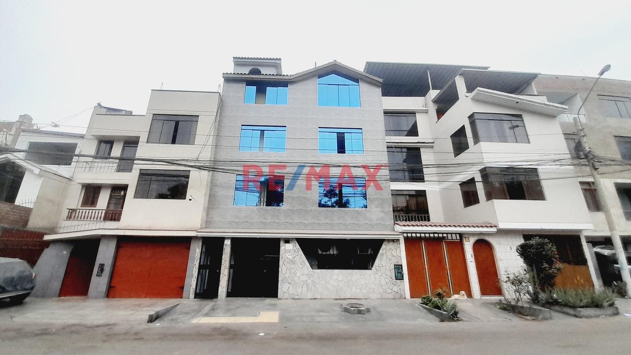 Hermosa Casa En Venta - 4 Pisos + Azotea