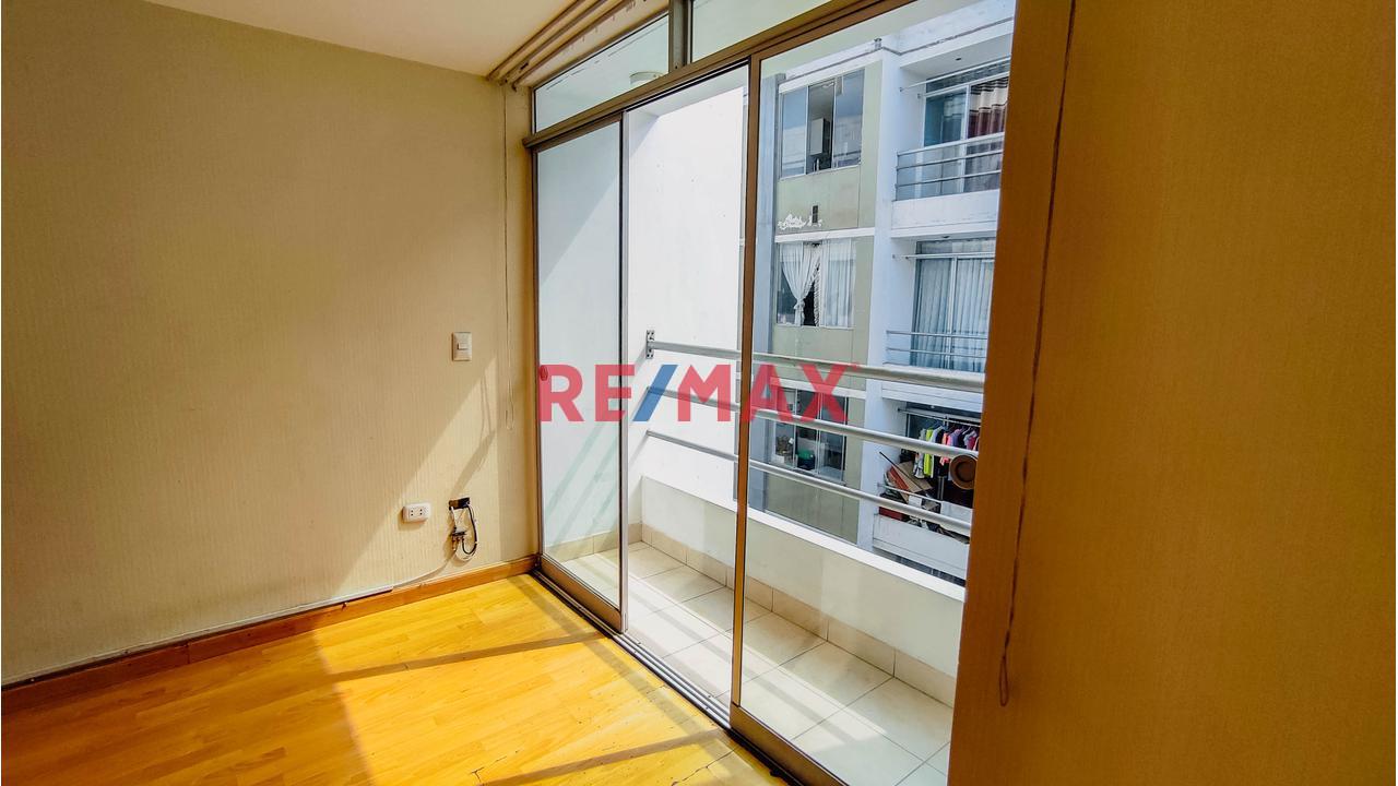 Lindo Y Acogedor Departamento En Venta - Urb. Las Palmeras — foto 3