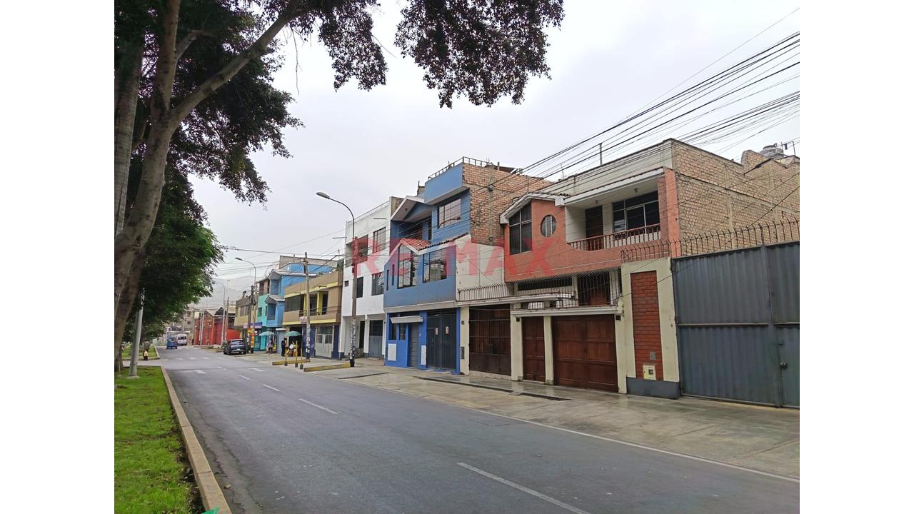 Venta De Amplia Casa En Los Ficus Santa Anita - 18