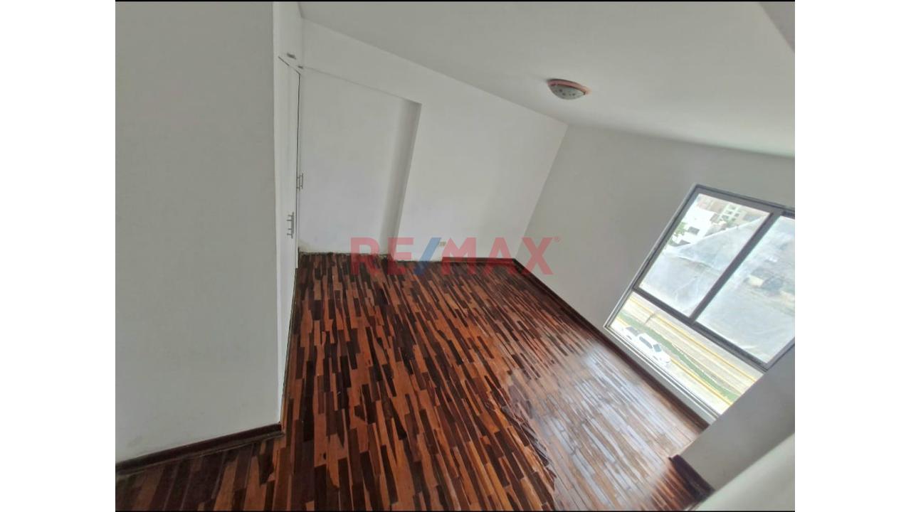 Se Vende Departamento Duplex En Mirafolores - 2