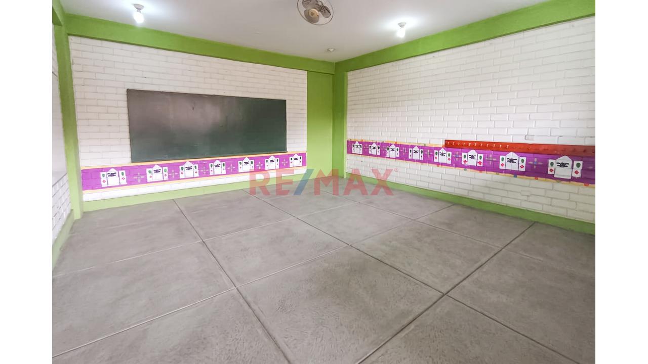 Local comercial de 1050 m² en San Martin de Porres — foto 2