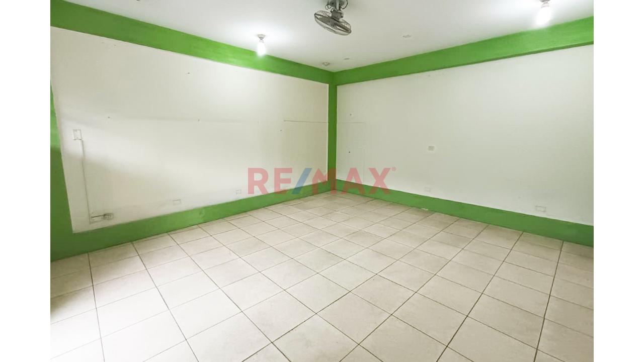 Local comercial de 1050 m² en San Martin de Porres — foto 4