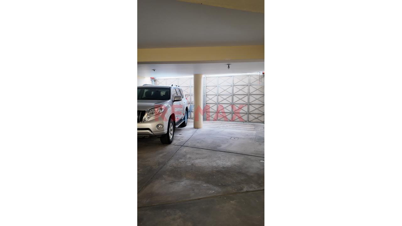 Amplio Departamento Con Aires Y Cochera - 6