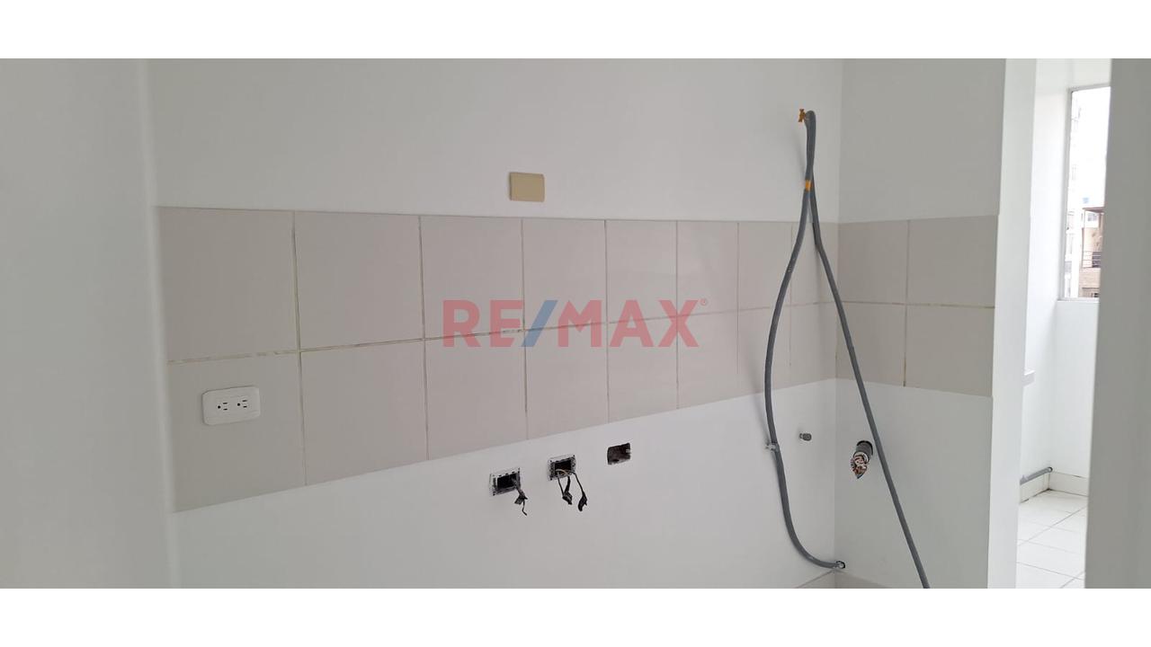 Hermoso Departamento En Condominio Alcazar - Rimac — foto 10