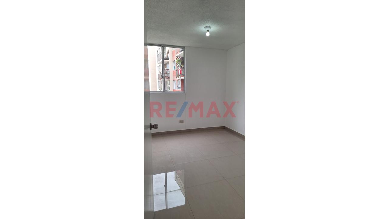 Hermoso Departamento En Condominio Alcazar - Rimac — foto 2