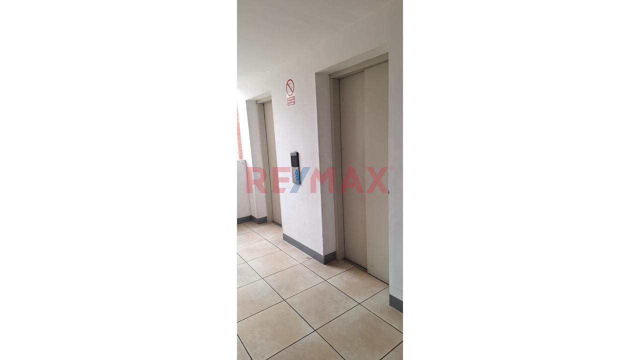 Hermoso Departamento En Condominio Alcazar - Rimac — foto 12