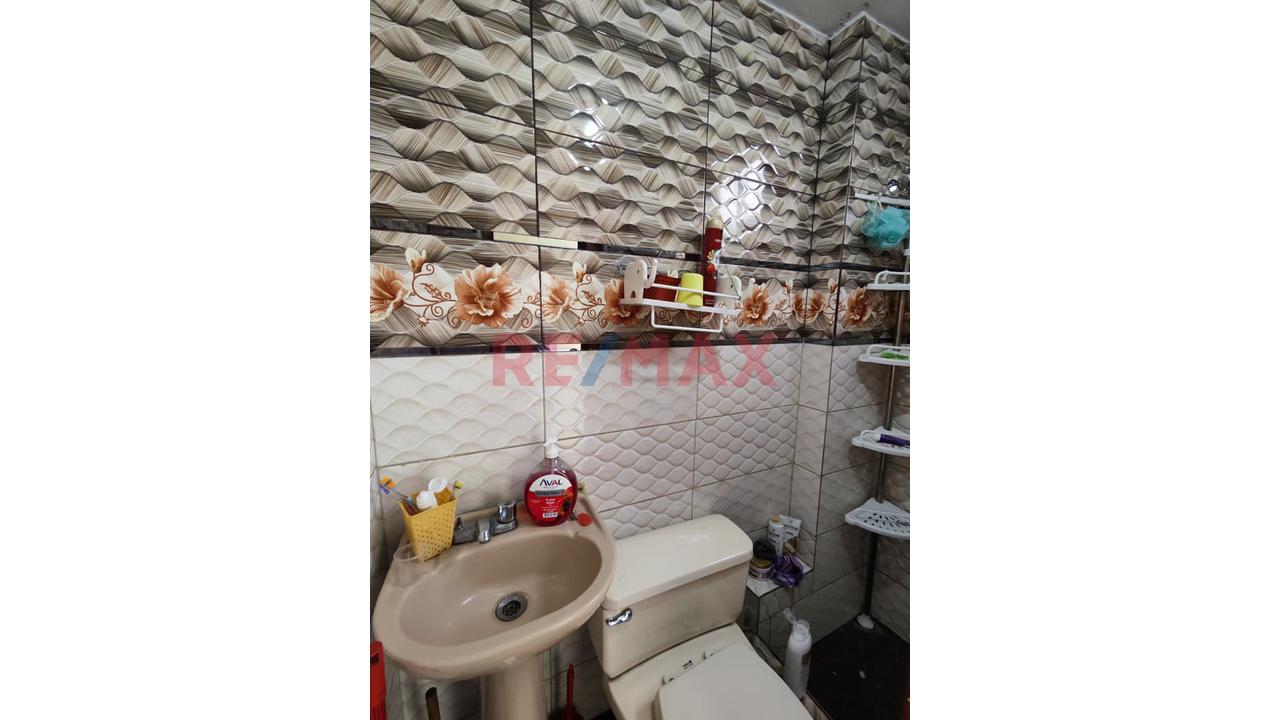 Venta De Casa Como Terreno En Ate - 14