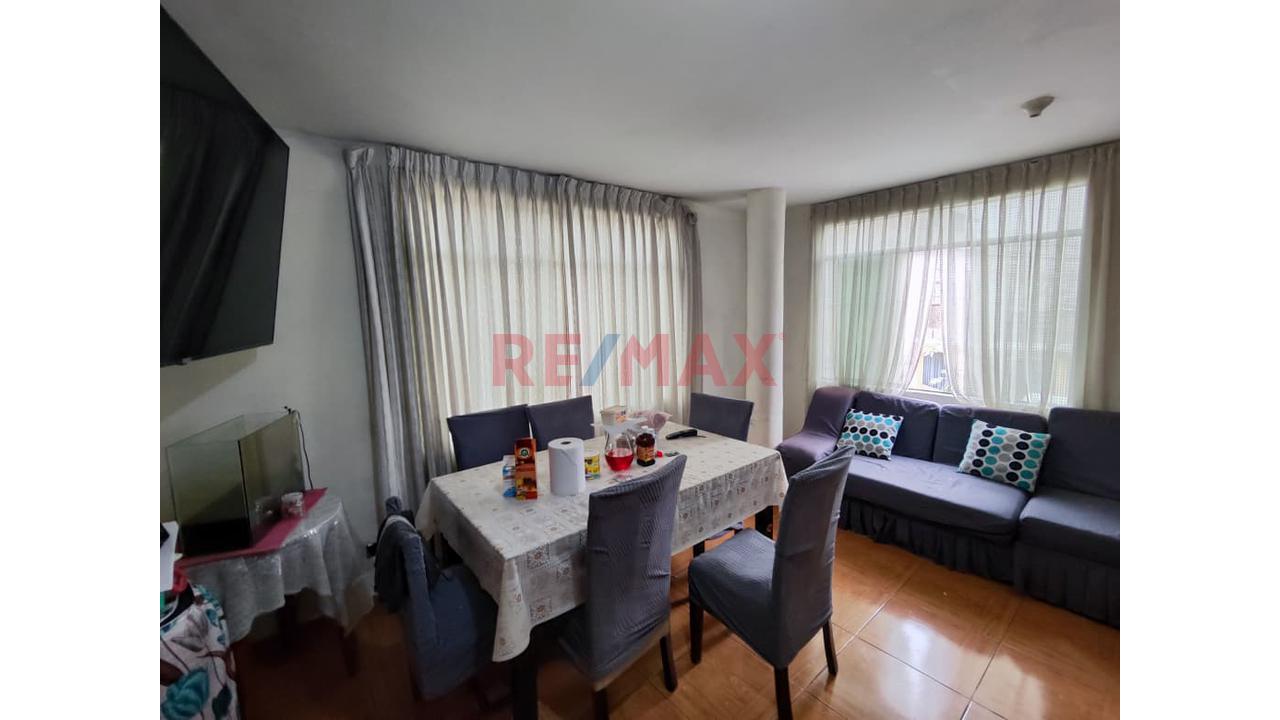 Venta De Casa Como Terreno En Ate - 21