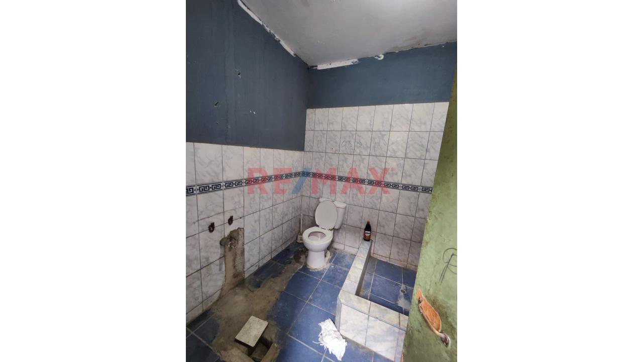 Venta De Casa Como Terreno En Ate - 9