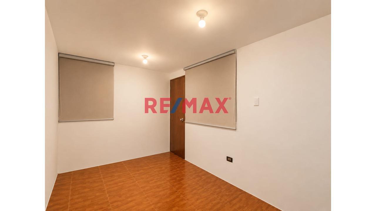 Se Vende Funcional Y Amplio Departamento En La Perla Límite Con San Miguel