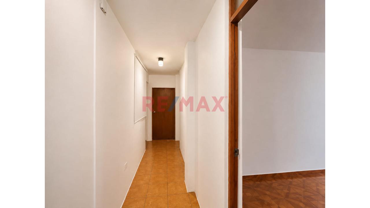 Se Vende Funcional Y Amplio Departamento En La Perla Límite Con San Miguel — foto 11