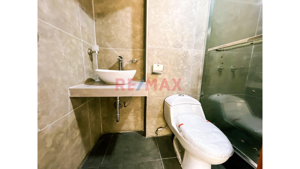 Alquilo Casa De 3 Pisos Recién Remodelada Y De Estreno | 340 M2 En San Isidro - 18