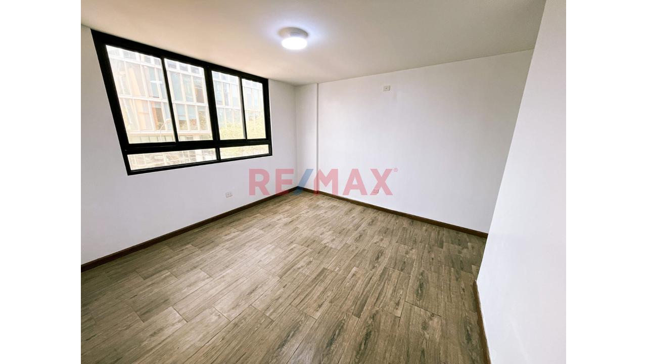 Alquilo Casa De 3 Pisos Recién Remodelada Y De Estreno | 340 M2 En San Isidro - 12