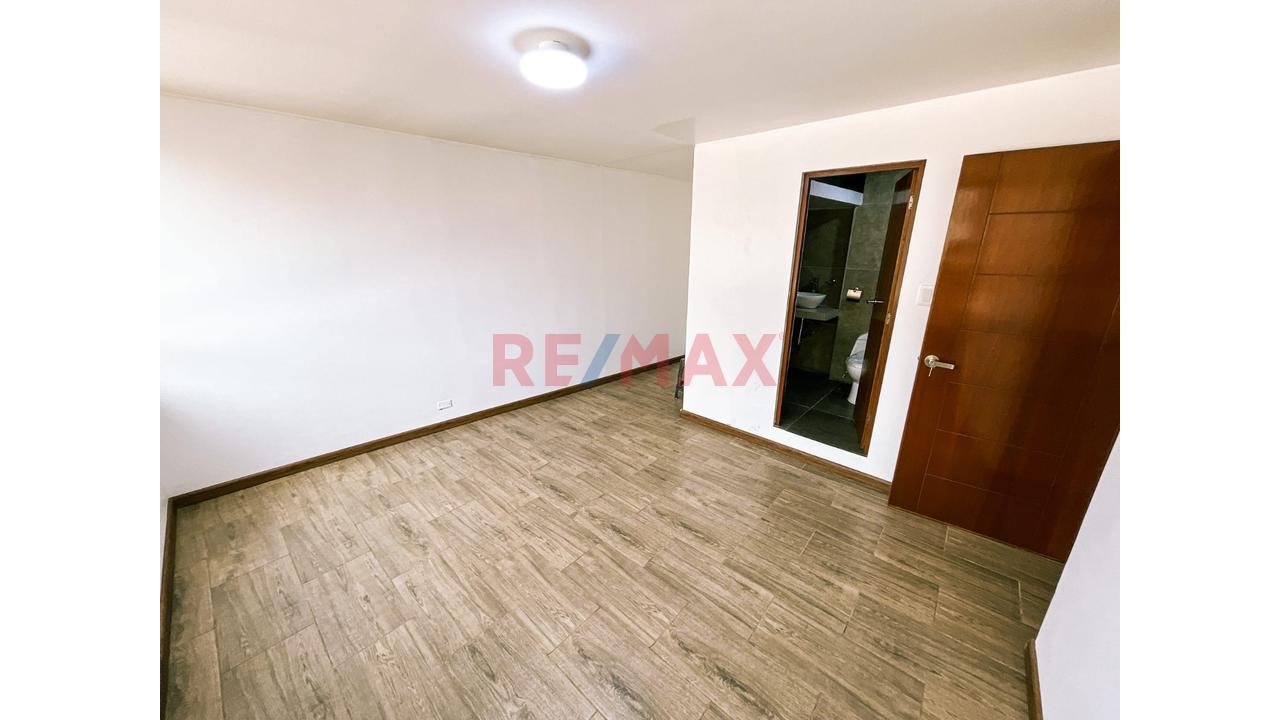 Alquilo Casa De 3 Pisos Recién Remodelada Y De Estreno | 340 M2 En San Isidro - 9