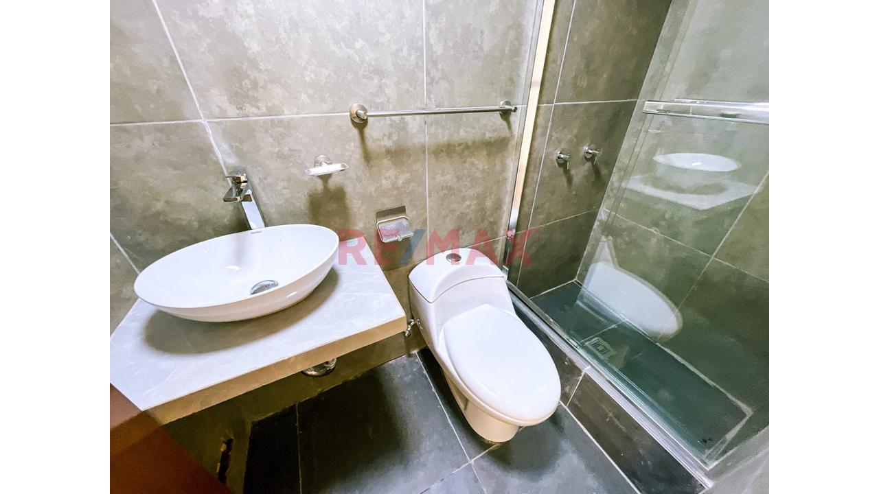Alquilo Casa De 3 Pisos Recién Remodelada Y De Estreno | 340 M2 En San Isidro - 17