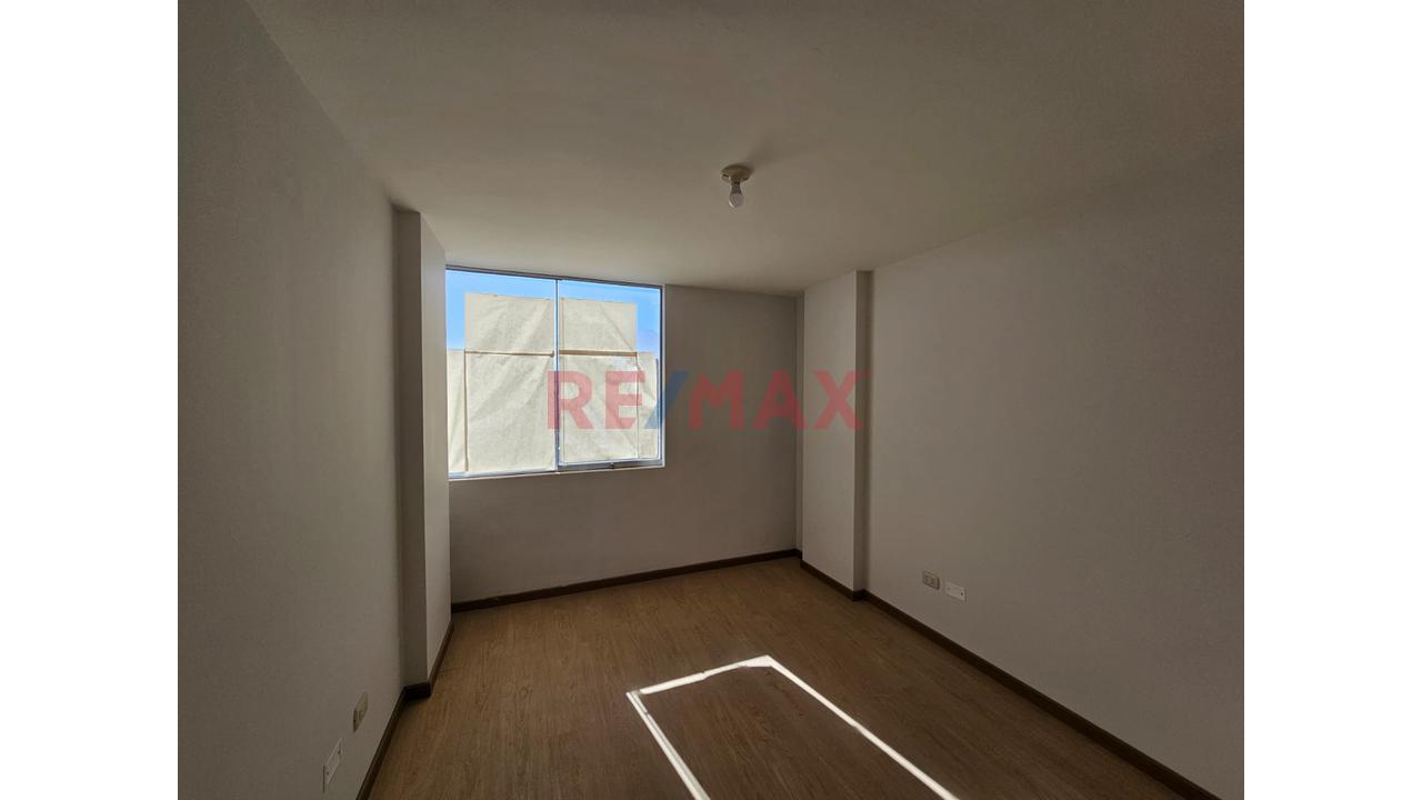 🏡 Amplio Departamento Con Cochera Para Dos Vehículos En Cerro Colorado — foto 9